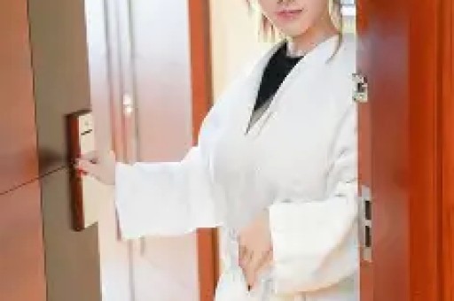 绯闻升级热巴陈飞宇情侣手链被扒媒体曝男方去女方酒店过夜